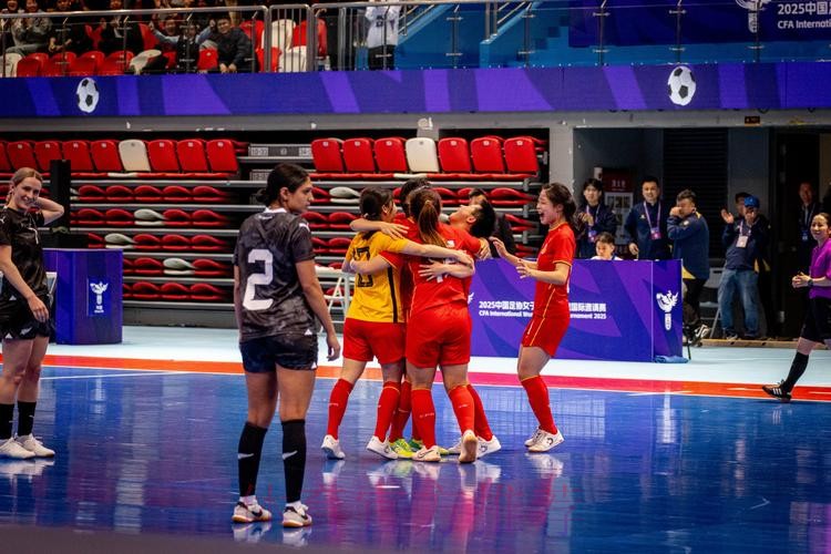 2025女五国际邀请赛首场战罢 中国队读秒绝杀新西兰队 2025女五国际邀请赛首场战罢 中国队读秒绝杀新西兰队